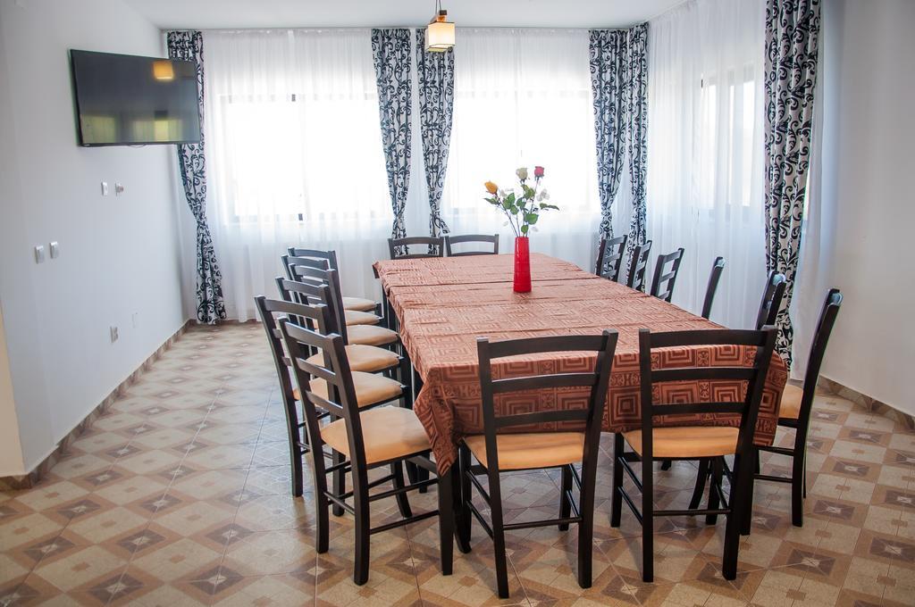 Pensiunea Drumul Voievozilor Arefu Exterior foto